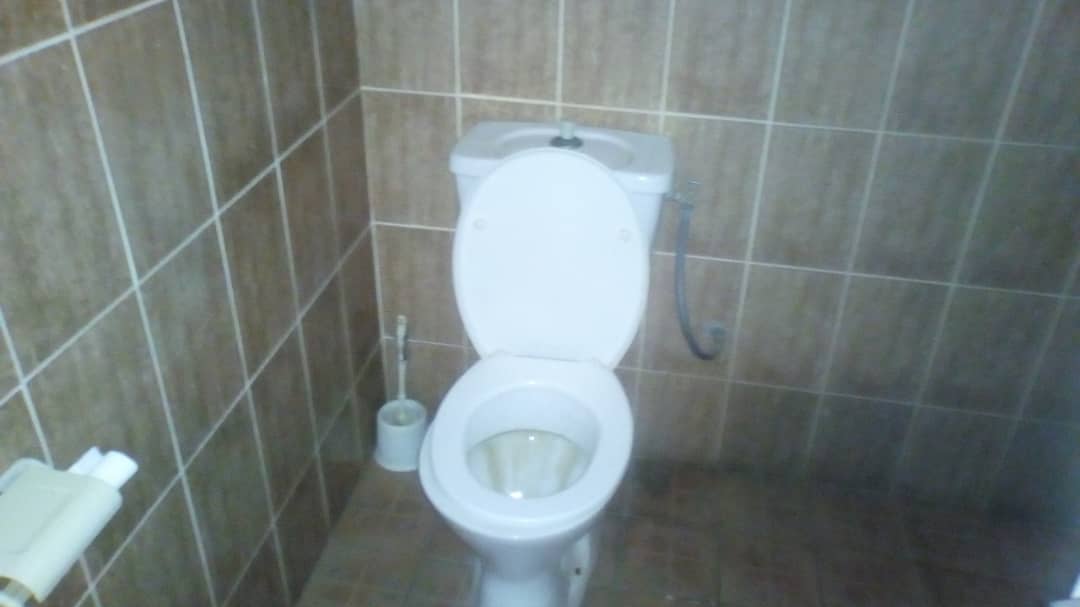 N° 4292 :
                            Immeuble commercial à louer , Adidogome, Lome, Togo : 100 000 XOF/mois